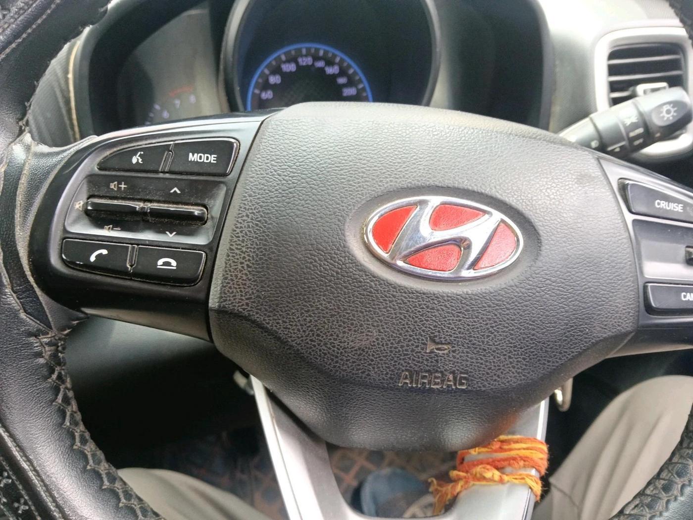 2020 Hyundai VENUE SX 1.0 TURBO, Petrol, Manual, 87,699 km, interior