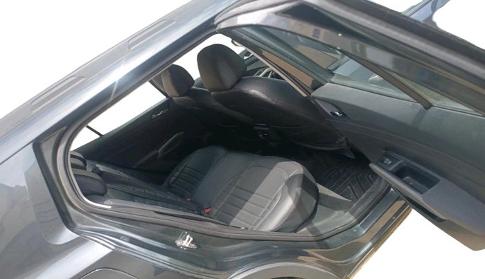 2025 Skoda Kylaq Signature Plus, Petrol, Manual, 16,994 km, interior