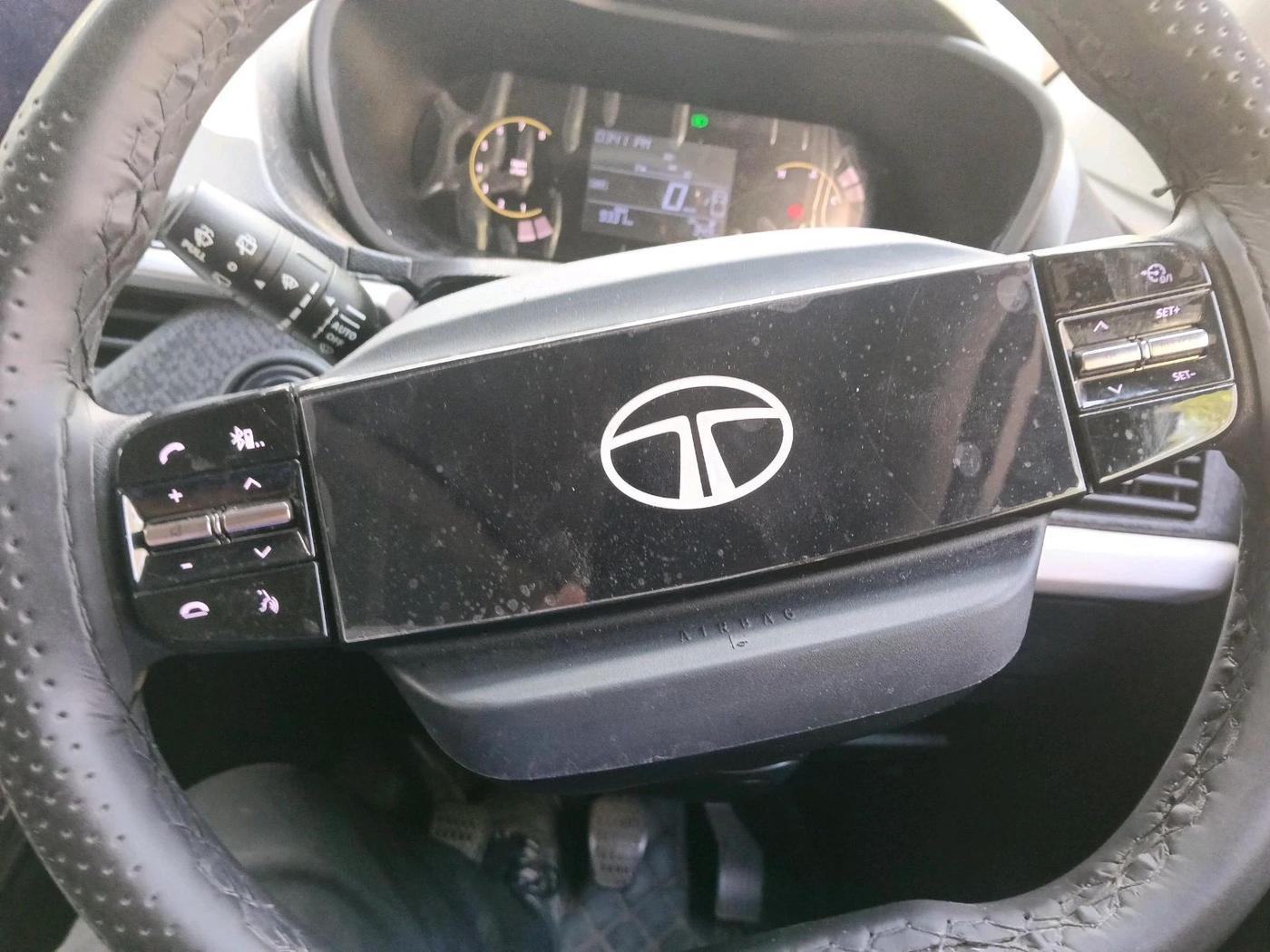 2025 Tata NEXON CREATIVE + SUNROOF 1.2 PETROL, Petrol, Manual, 9,331 km, interior