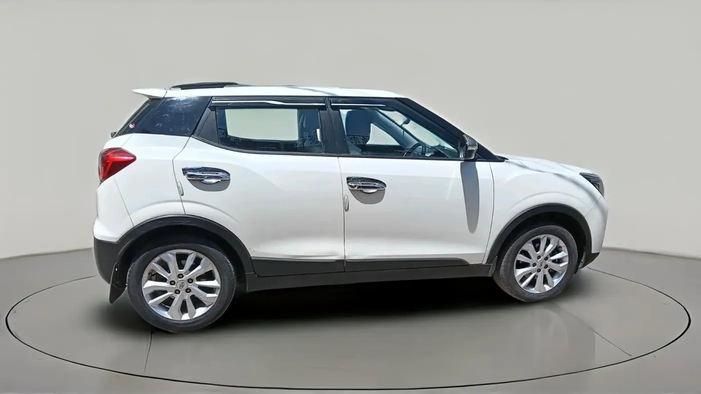 2020 Mahindra XUV300 W8 1.2 PETROL, Petrol, Manual, 53,308 km, exterior