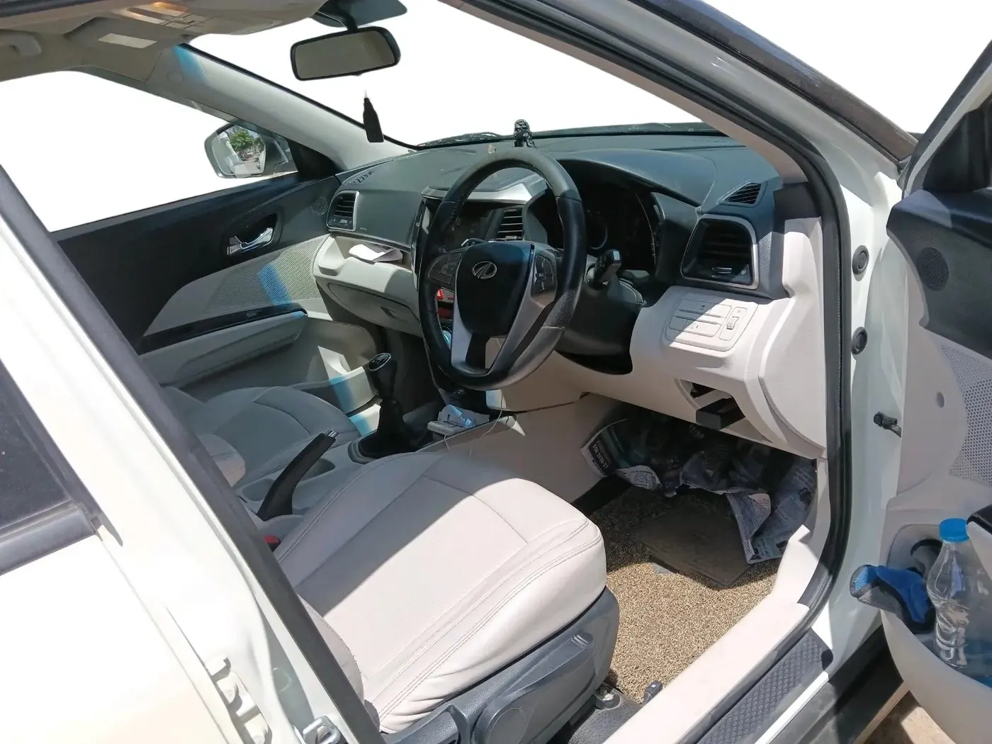 2020 Mahindra XUV300 W8 1.2 PETROL, Petrol, Manual, 53,308 km, interior