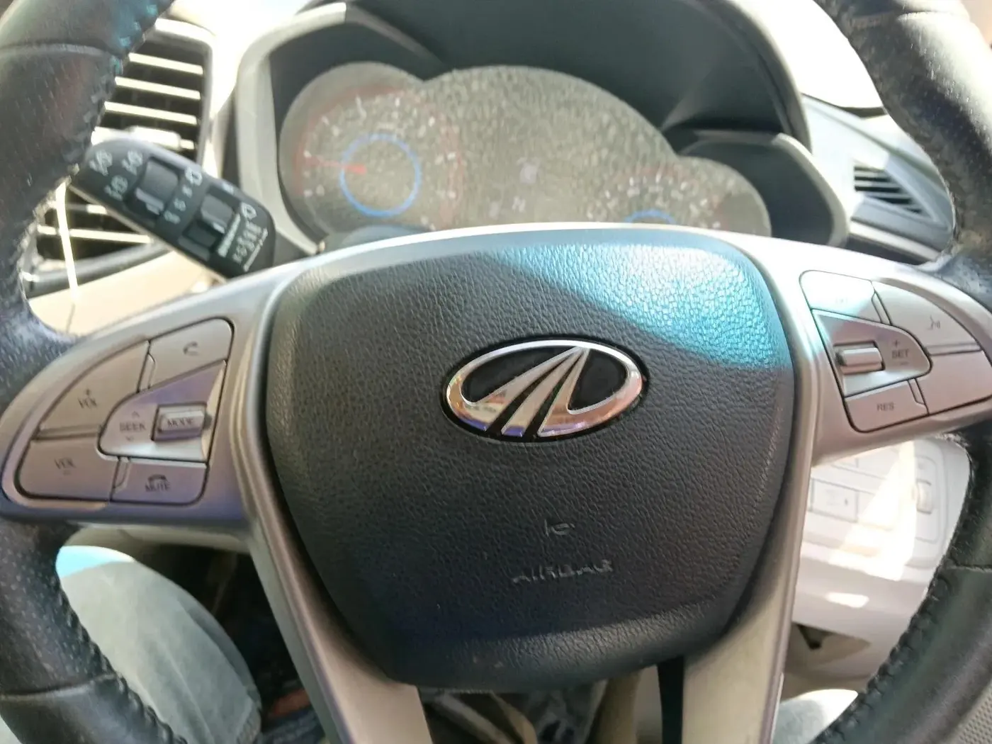 2020 Mahindra XUV300 W8 1.2 PETROL, Petrol, Manual, 53,308 km, interior