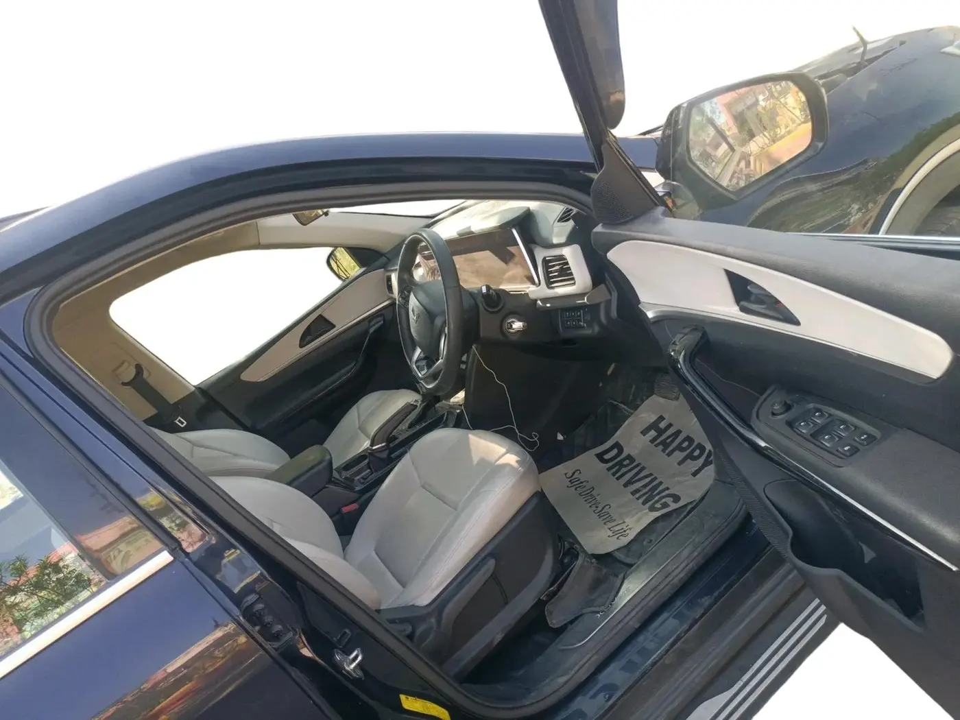 2022 Mahindra XUV700 AX 5 P AT 5 STR, Petrol, Automatic, 63,460 km, interior