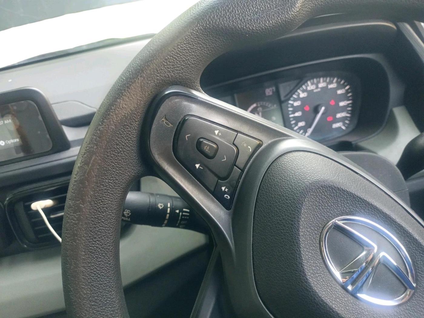 2022 Tata PUNCH ADVENTURE AMT, Petrol, Automatic, 73,325 km, interior