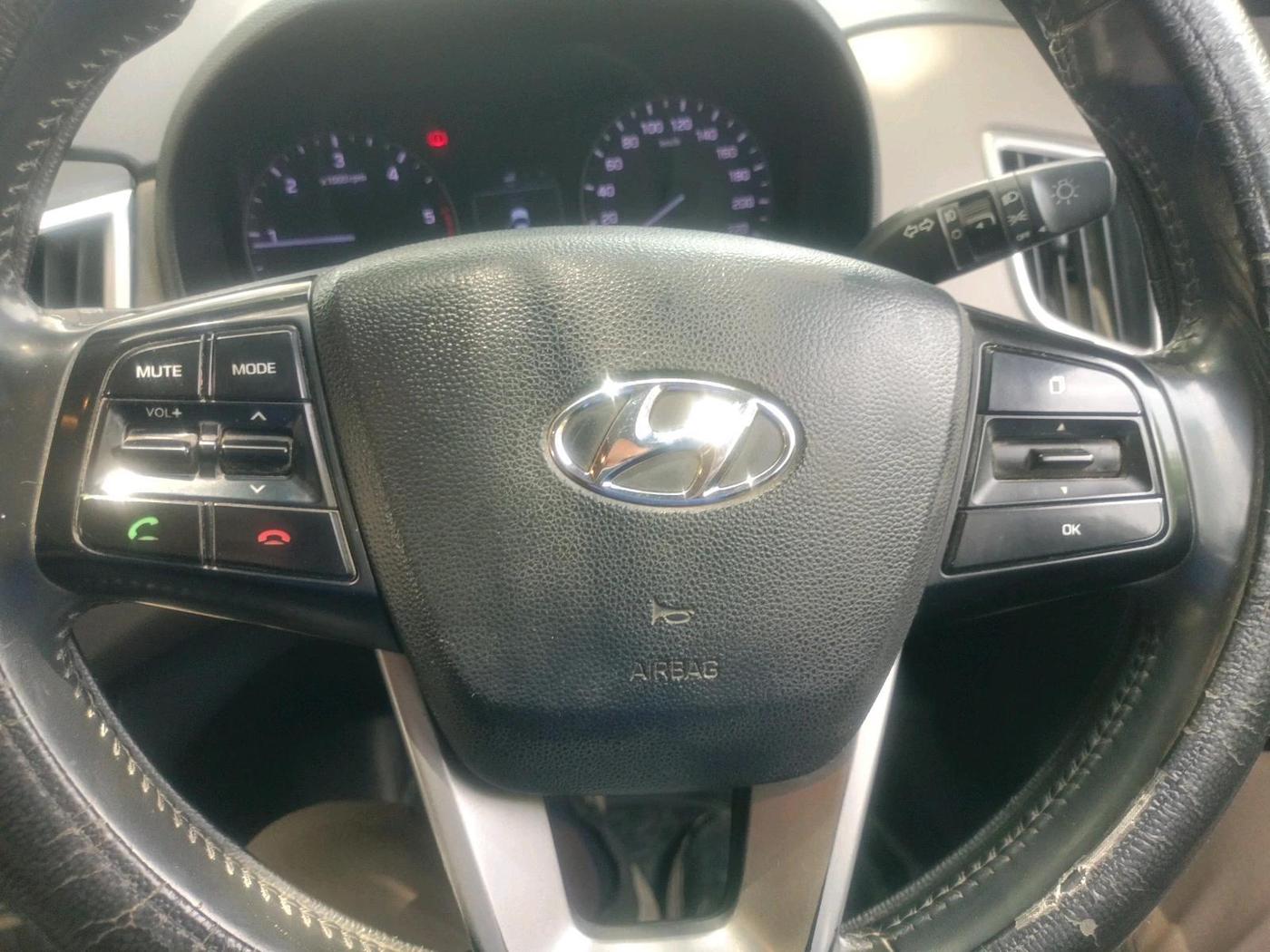 2017 Hyundai Creta SX (O) 1.6 DIESEL, Diesel, Manual, 1,76,563 km, interior