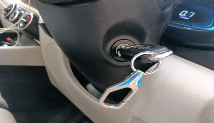 2022 Hyundai VENUE S(O) 1.2, Petrol, Manual, 26,503 km, interior