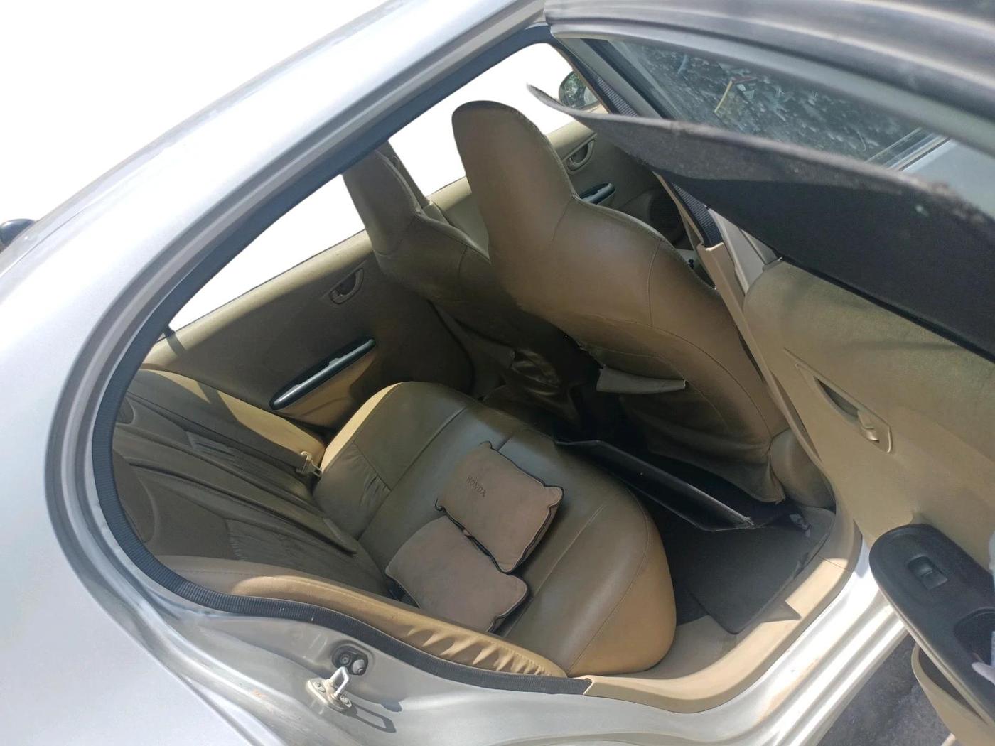 2015 Honda Amaze 1.2L I-VTEC S, Petrol, Manual, 1,22,000 km, interior