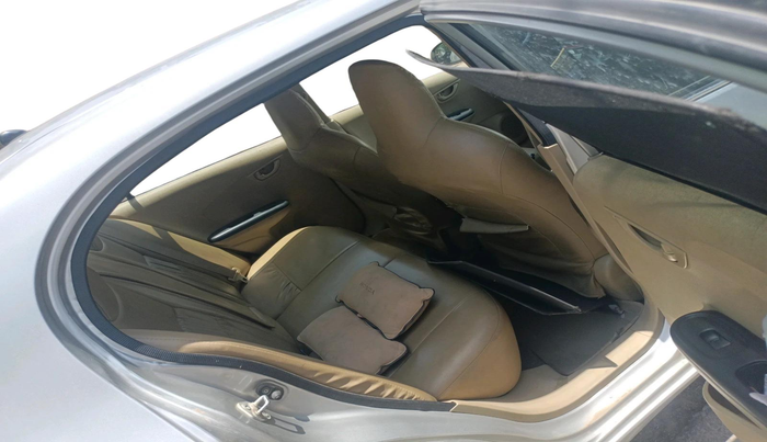 2015 Honda Amaze 1.2L I-VTEC S, Petrol, Manual, 1,21,629 km, interior