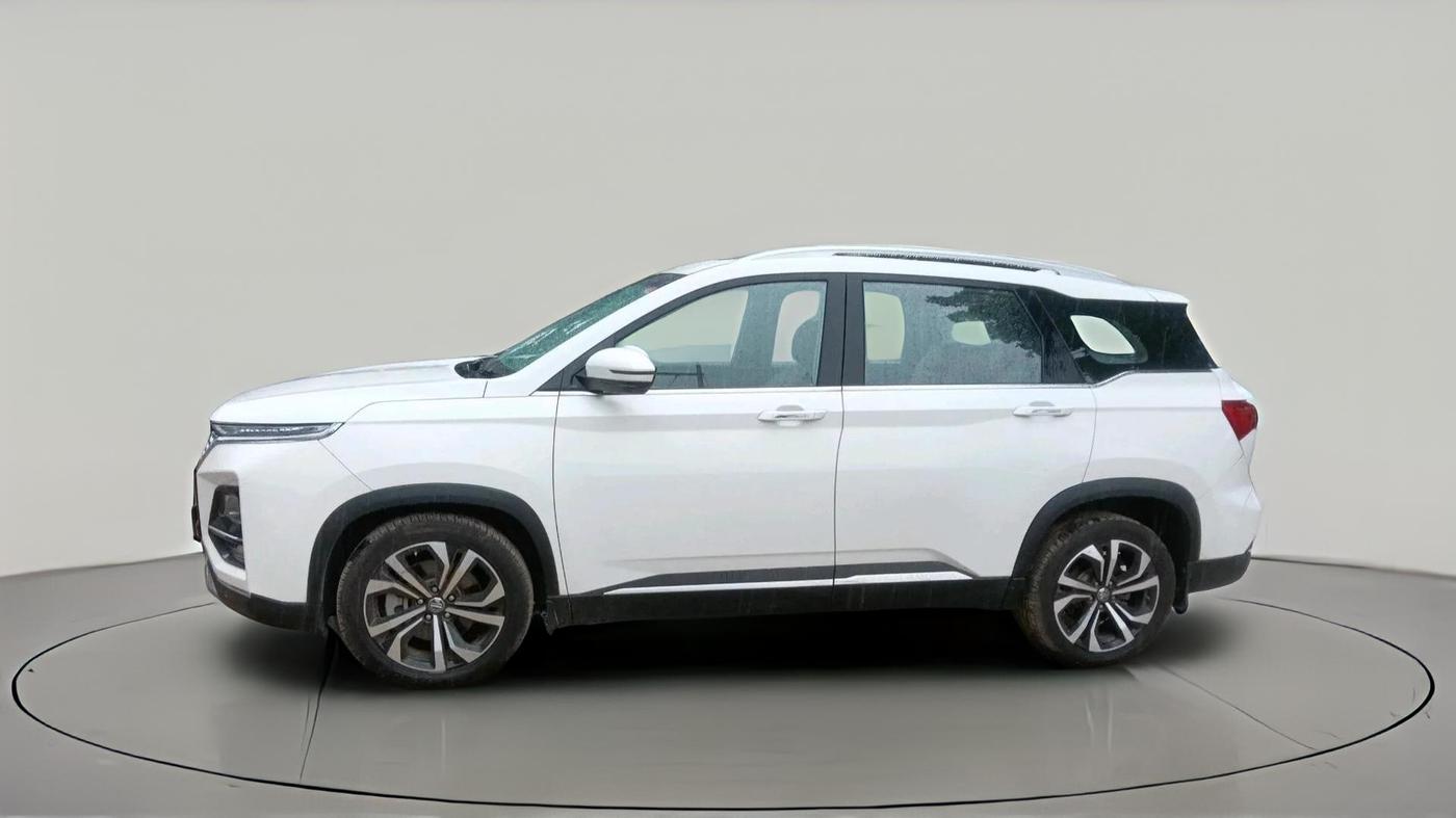 2024 MG HECTOR PLUS SHARP PRO 1.5 TURBO MT 6 STR, Petrol, Manual, 33,145 km, exterior