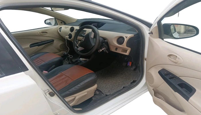 2017 Toyota Etios Liva G, Petrol, Manual, 49,354 km, interior