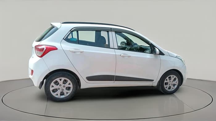 2015 Hyundai Grand i10 SPORTZ 1.2 KAPPA VTVT, Petrol, Manual, 82,357 km, exterior