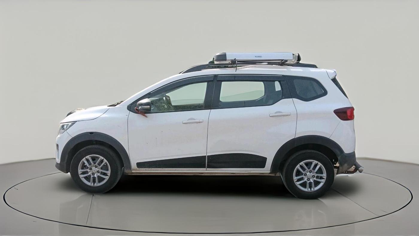 2022 Renault TRIBER RXT, Petrol, Manual, 44,717 km, exterior