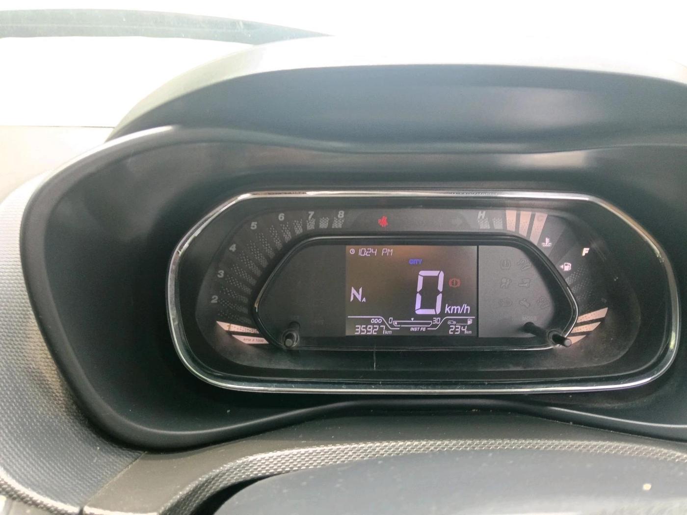 2022 Tata NEXON XMA SUNROOF PETROL, Petrol, Automatic, 35,927 km, interior