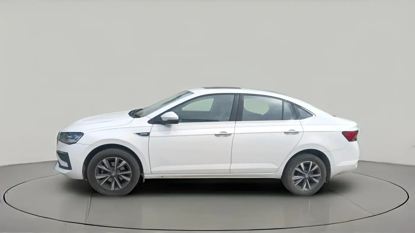 2024 Skoda SLAVIA STYLE 1.0L TSI AT, Petrol, Automatic, 9,316 km, exterior
