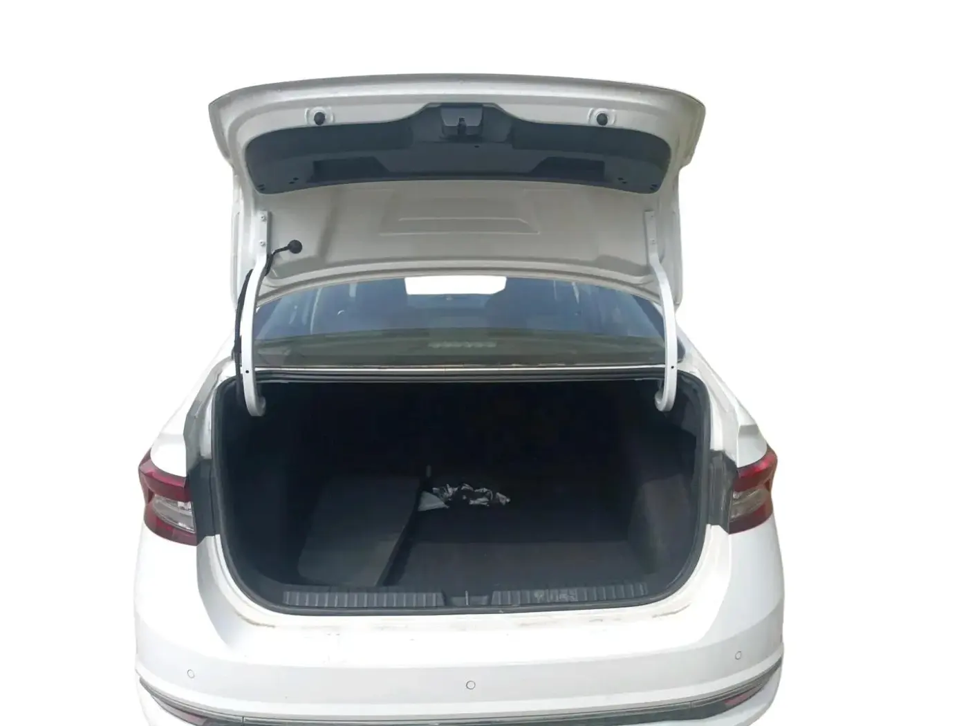 2024 Skoda SLAVIA STYLE 1.0L TSI AT, Petrol, Automatic, 9,316 km, exterior