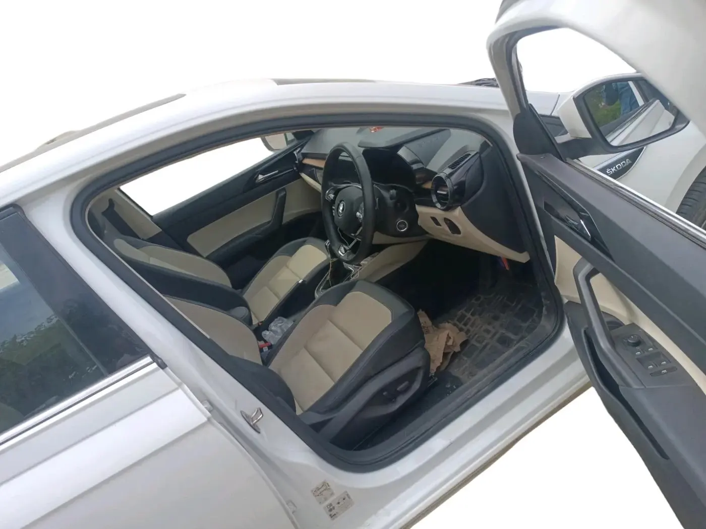 2024 Skoda SLAVIA STYLE 1.0L TSI AT, Petrol, Automatic, 9,316 km, interior