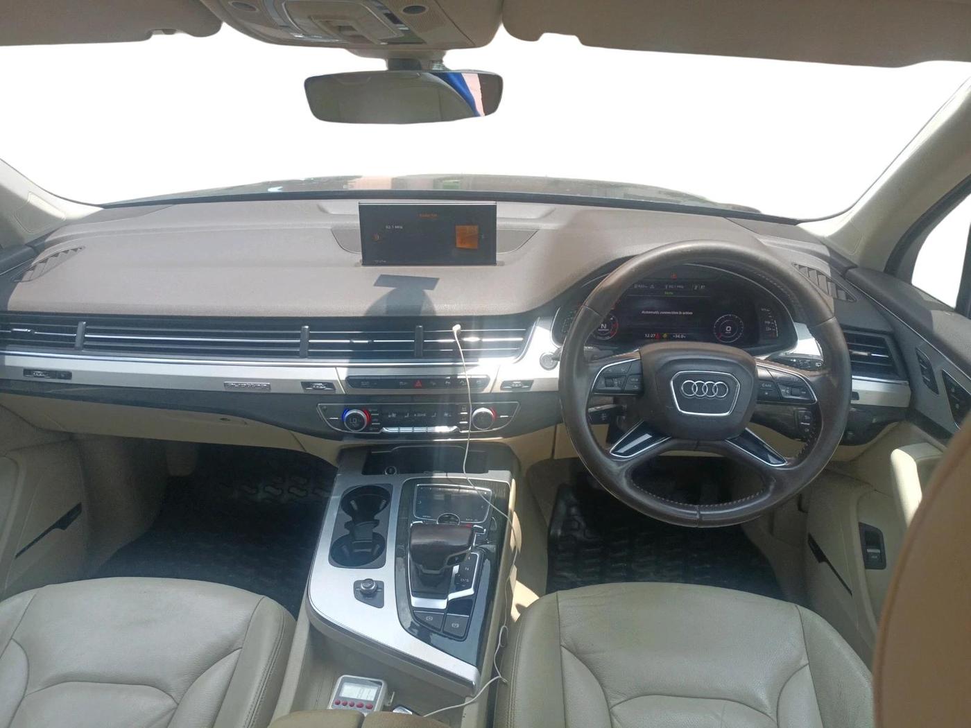 2018 Audi Q7 45 TDI QUATTRO PREMIUM PLUS, Diesel, Automatic, 1,72,743 km, interior