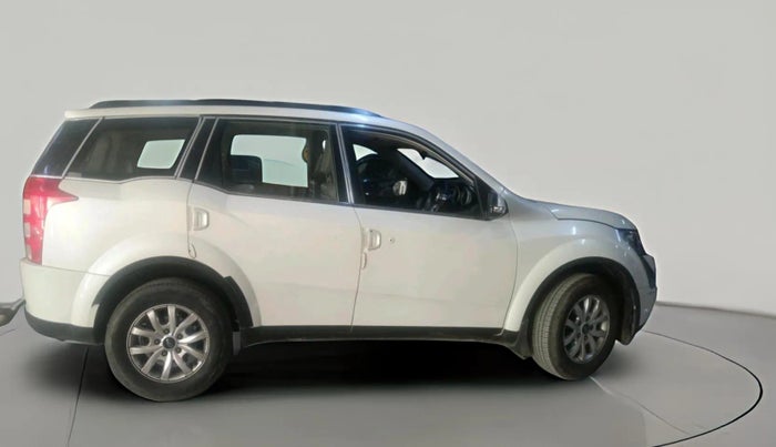 2017 Mahindra XUV500 W10 AT, Diesel, Automatic, 1,51,314 km, exterior