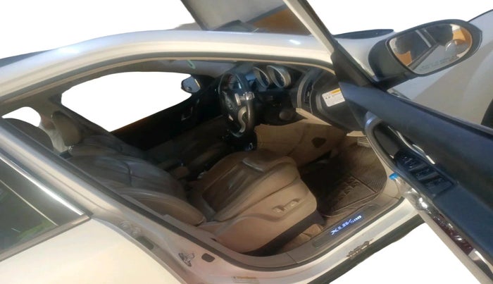 2017 Mahindra XUV500 W10 AT, Diesel, Automatic, 1,51,314 km, interior
