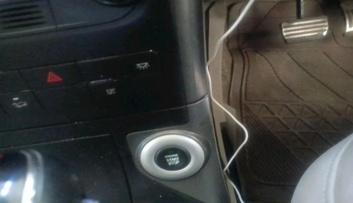 2017 Mahindra XUV500 W10 AT, Diesel, Automatic, 1,51,314 km, interior