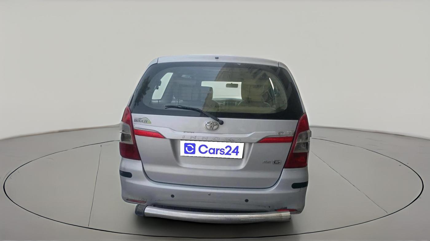 2013 Toyota Innova 2.5 GX 7 STR, Diesel, Manual, 2,37,257 km, exterior