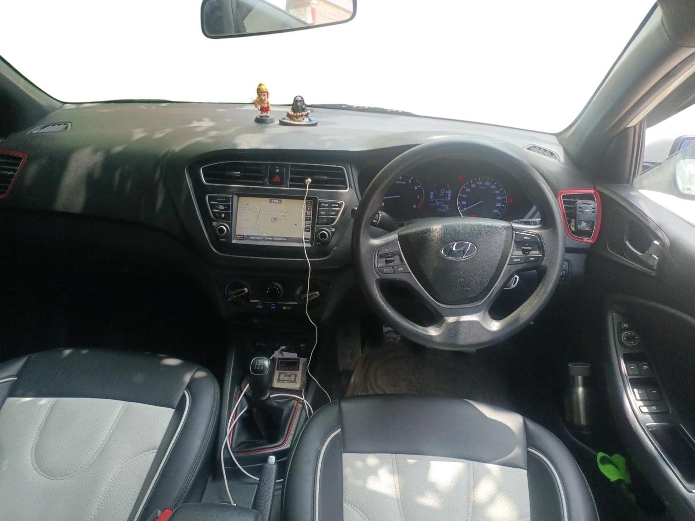2019 Hyundai i20 Active 1.2 S, Petrol, Manual, 1,25,251 km, interior
