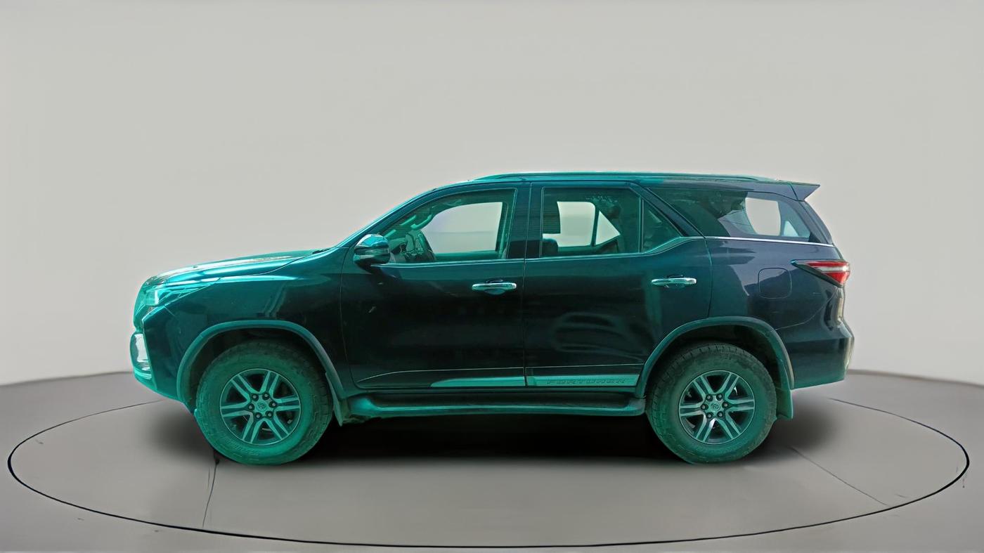 2023 Toyota Fortuner 4X2 AT 2.8 DIESEL, Diesel, Automatic, 1,14,173 km, exterior