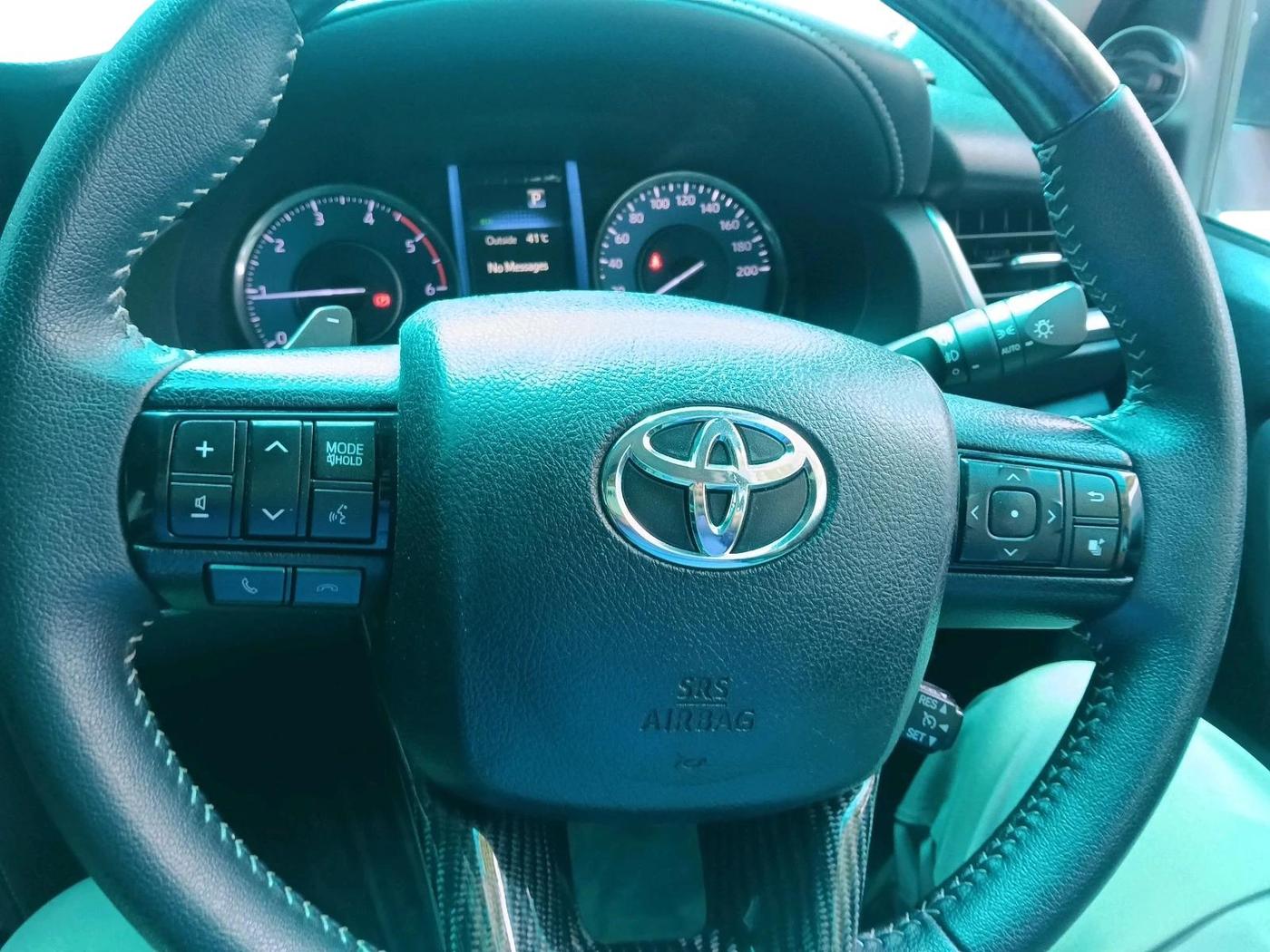 2023 Toyota Fortuner 4X2 AT 2.8 DIESEL, Diesel, Automatic, 1,14,173 km, interior