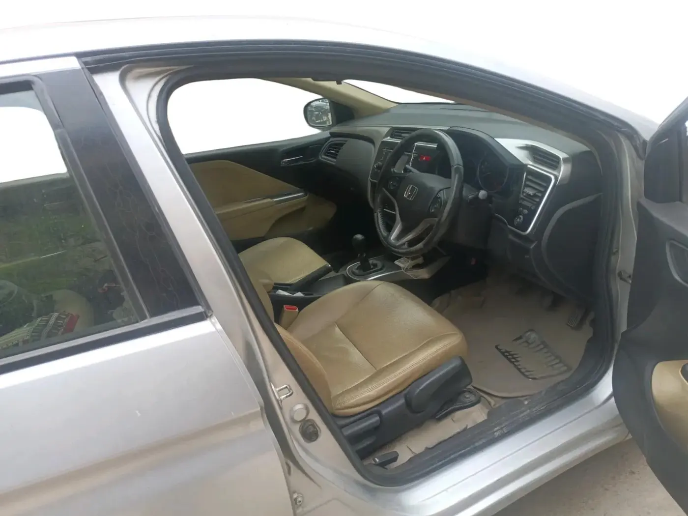 2015 Honda City 1.5L I-VTEC VX, Petrol, Manual, 1,01,078 km, interior