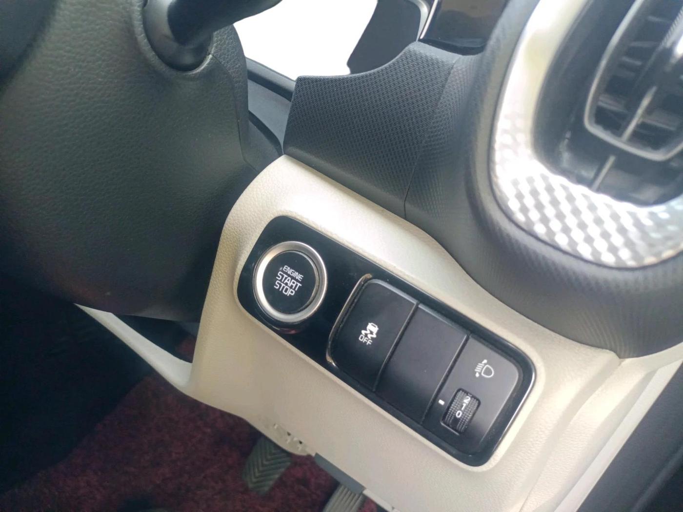 2021 KIA SONET HTX 1.0 IMT, Petrol, Manual, 87,000 km, interior