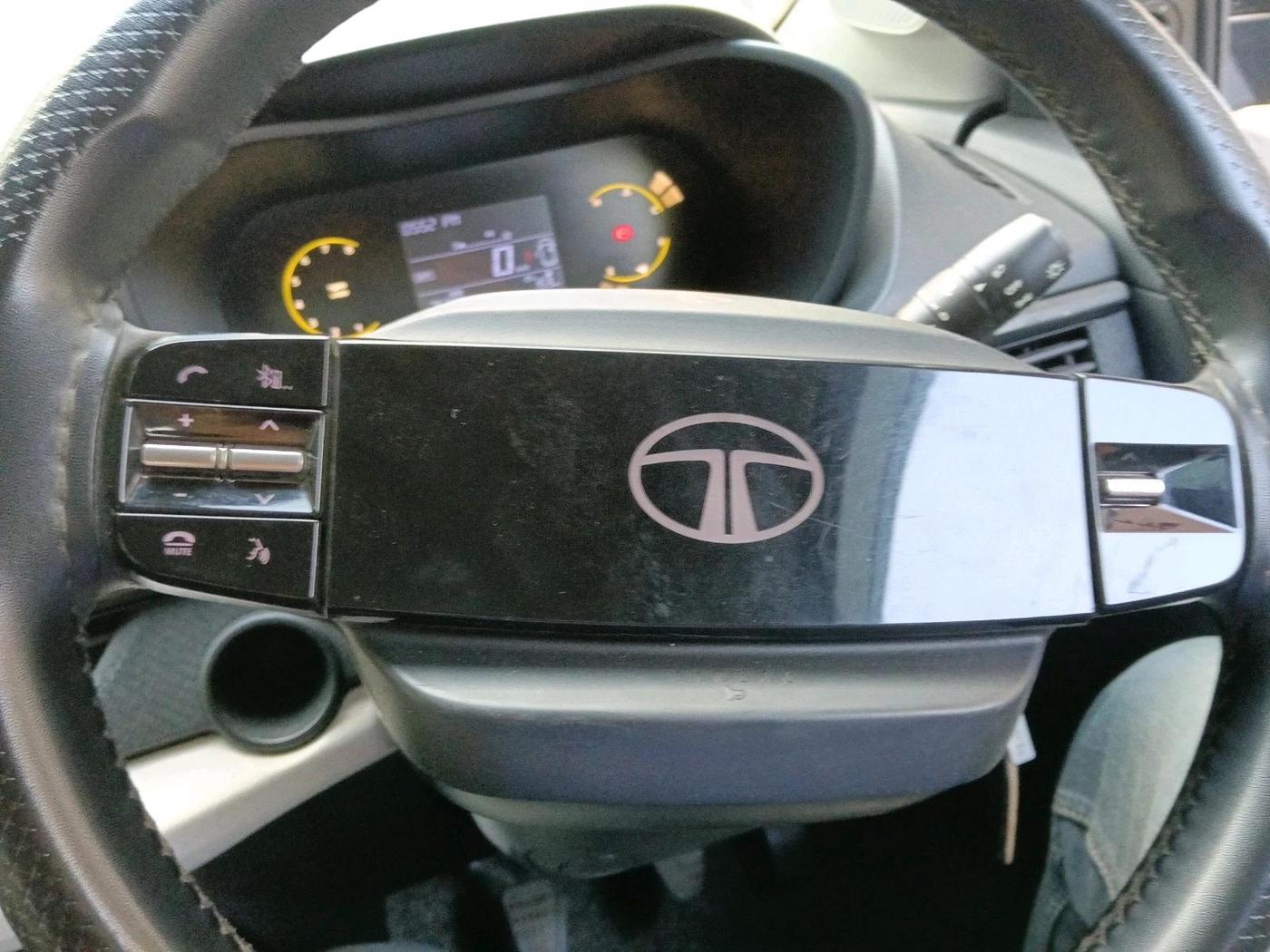 2024 Tata NEXON PURE 1.5 DIESEL, Diesel, Manual, 76,738 km, interior