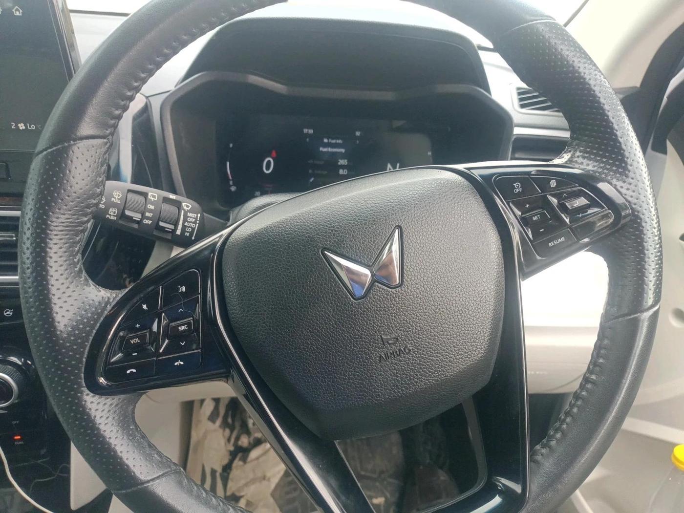 2024 Mahindra XUV 3XO AX5L 1.2 TGDi, Petrol, Manual, 32,071 km, interior