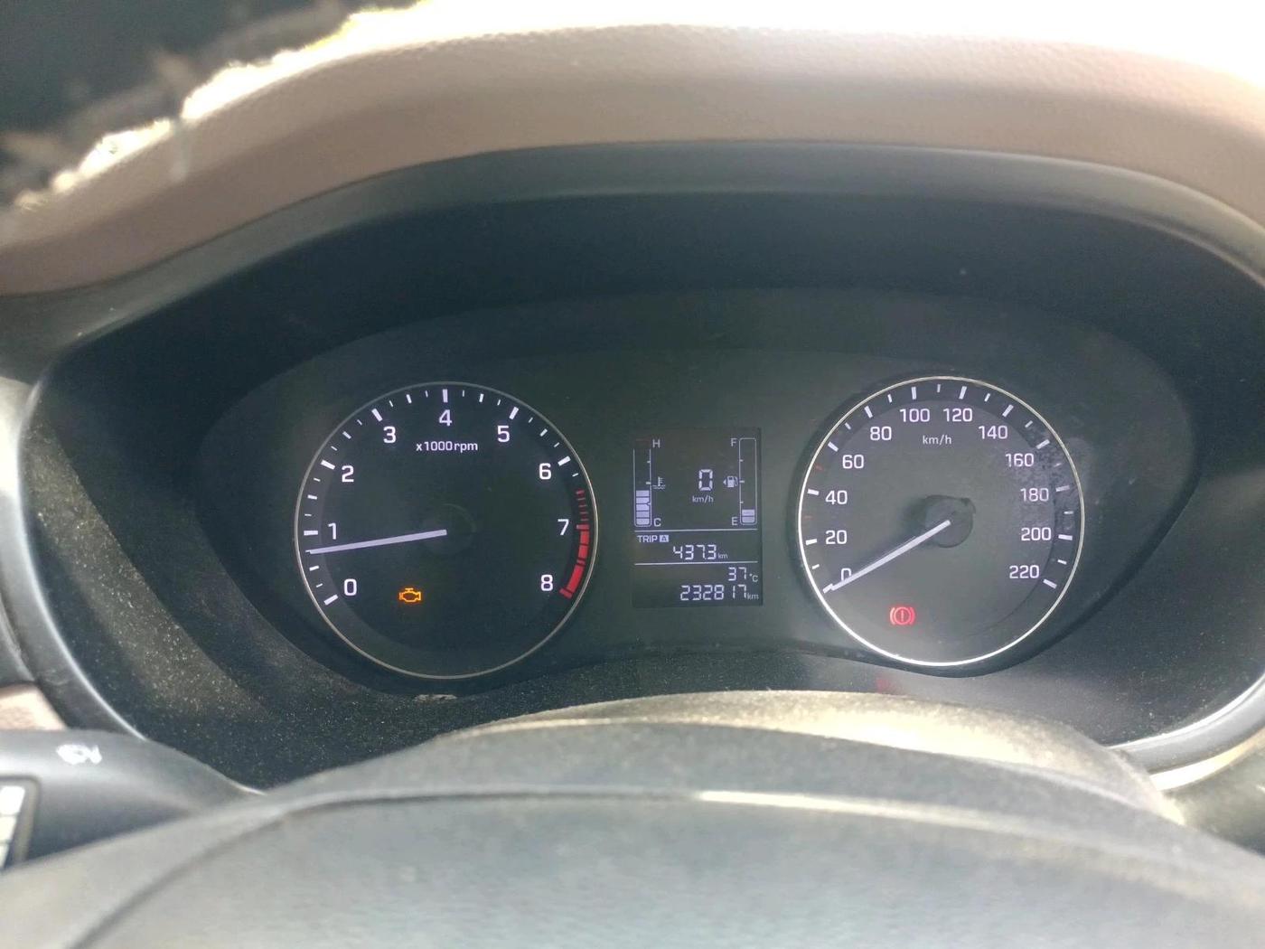 2017 Hyundai Elite i20 ASTA 1.2, CNG, Manual, 2,32,817 km, interior