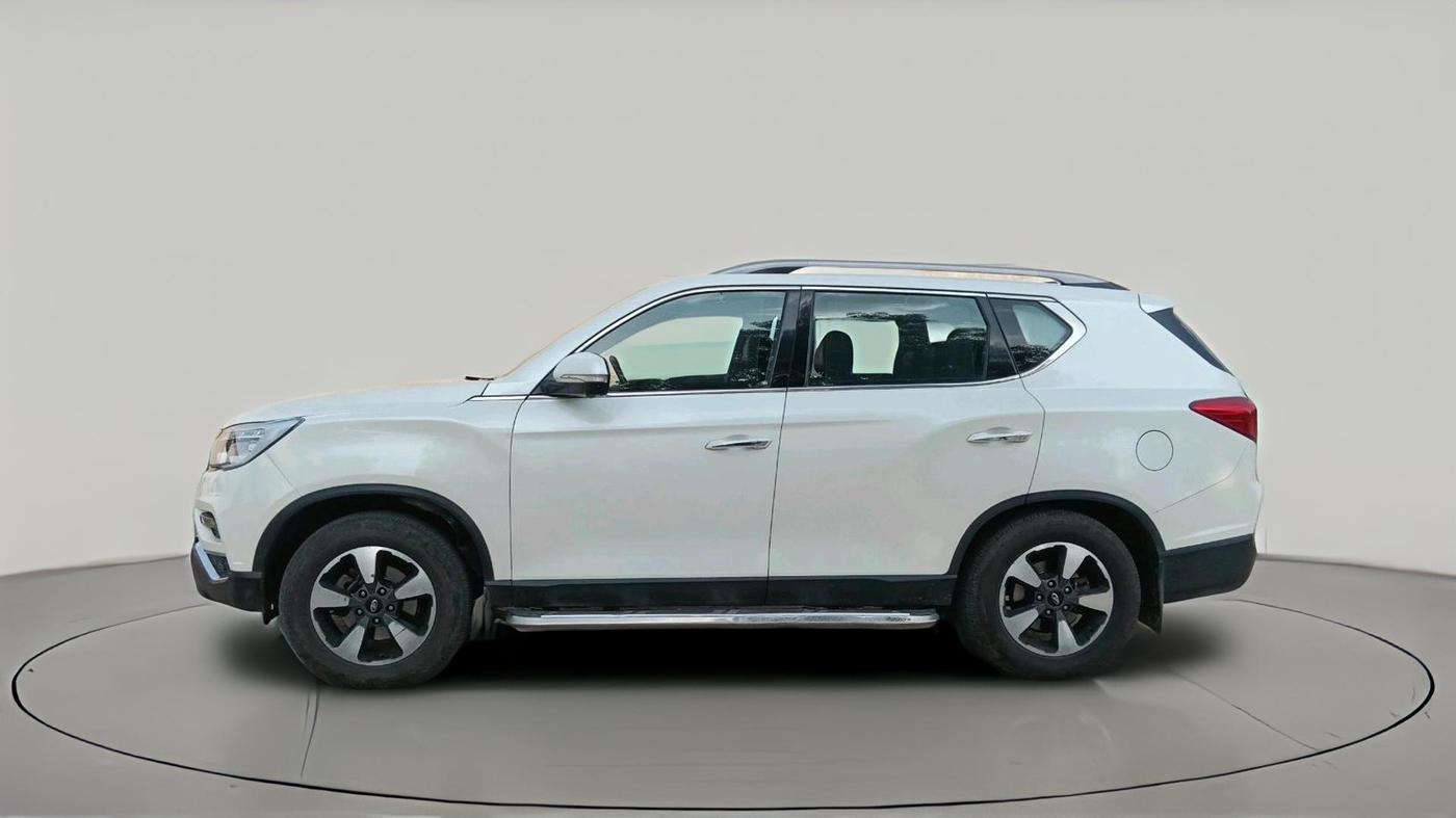 2018 Mahindra ALTURAS G4 4WD AT, Diesel, Automatic, 1,73,838 km, exterior