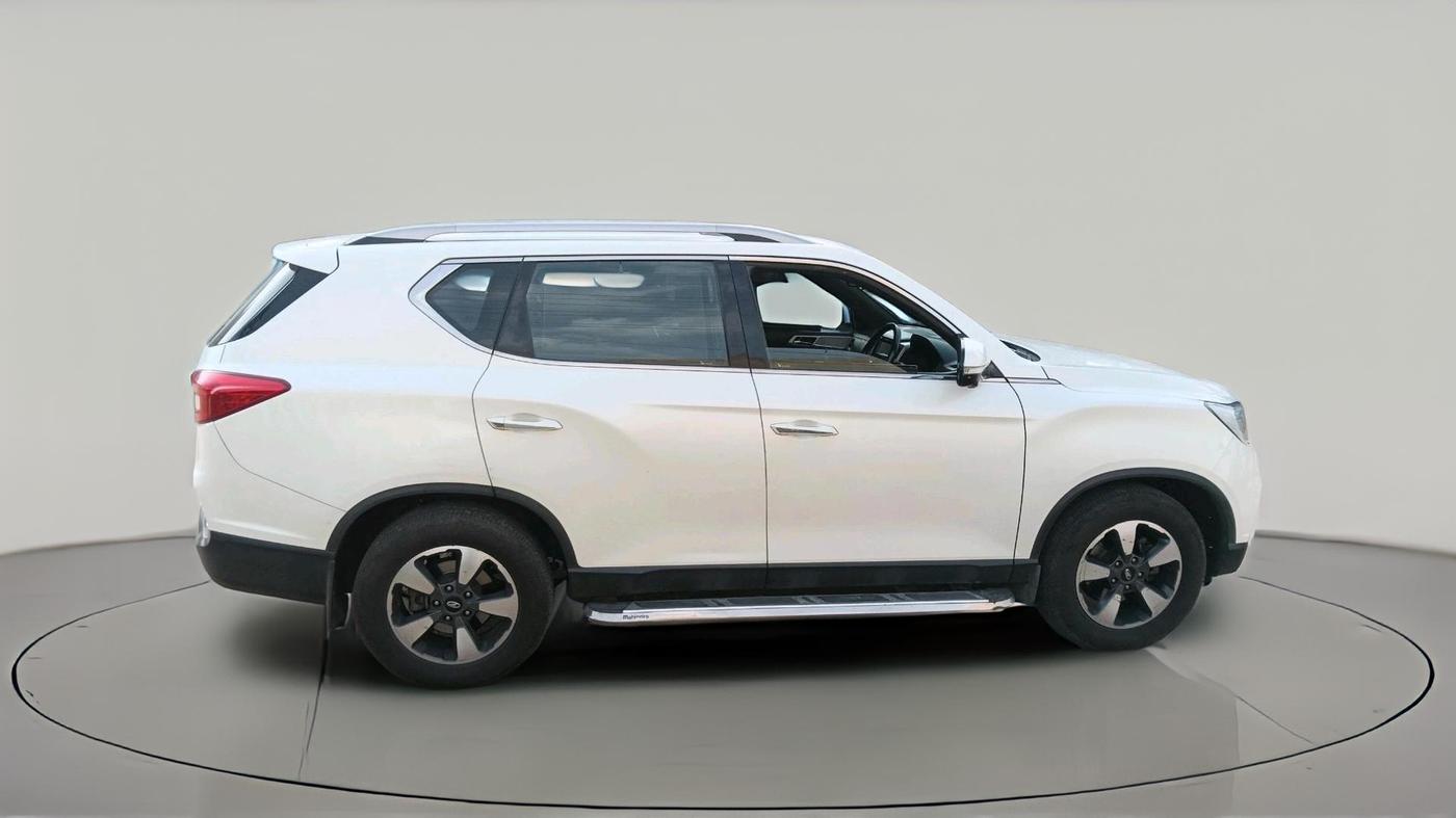 2018 Mahindra ALTURAS G4 4WD AT, Diesel, Automatic, 1,73,838 km, exterior