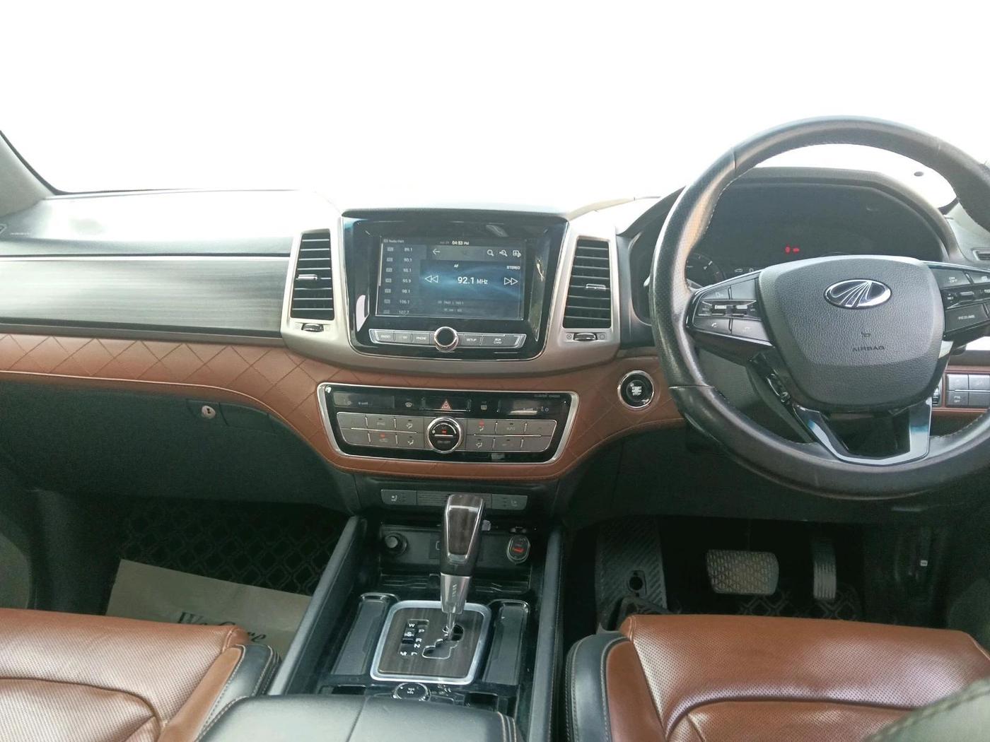 2018 Mahindra ALTURAS G4 4WD AT, Diesel, Automatic, 1,73,838 km, interior