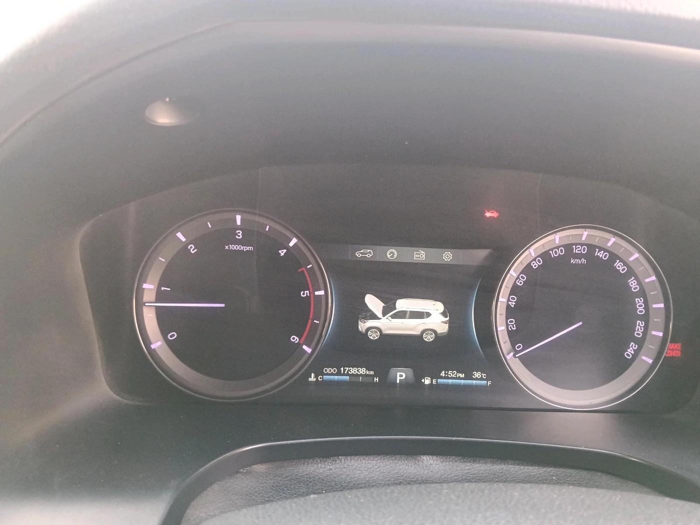 2018 Mahindra ALTURAS G4 4WD AT, Diesel, Automatic, 1,73,838 km, interior