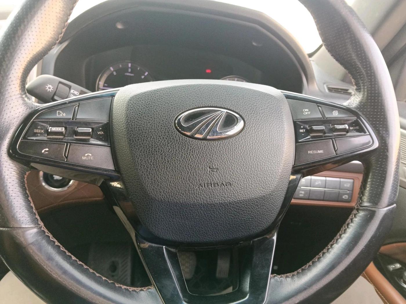 2018 Mahindra ALTURAS G4 4WD AT, Diesel, Automatic, 1,73,838 km, interior