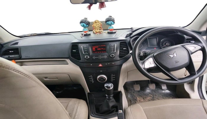 2023 Mahindra XUV300 W6 1.5 Diesel, Diesel, Manual, 17,364 km, interior