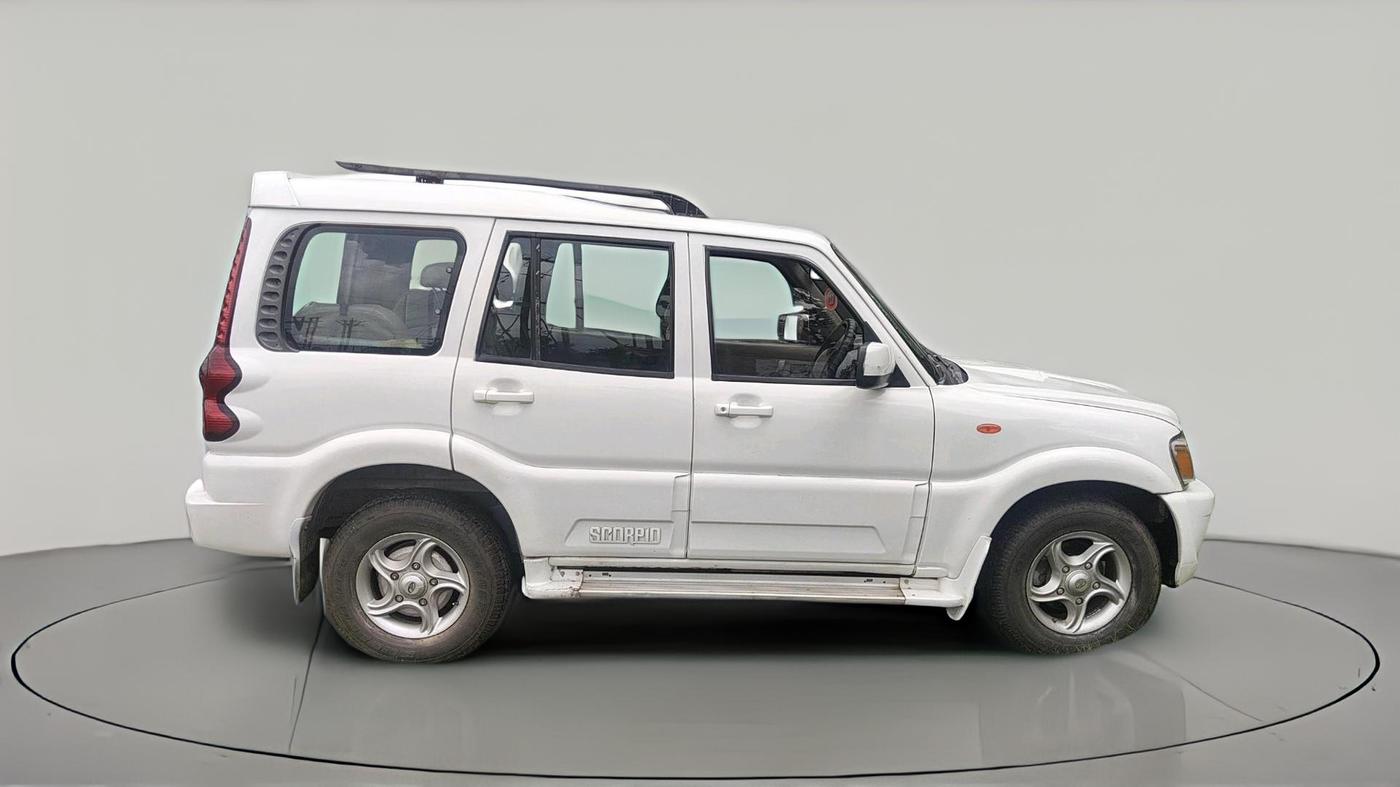 2011 Mahindra Scorpio VLX 2WD, Diesel, Manual, 2,95,047 km, exterior