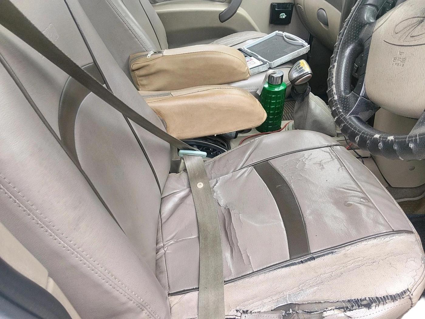 2011 Mahindra Scorpio VLX 2WD, Diesel, Manual, 2,95,047 km, interior