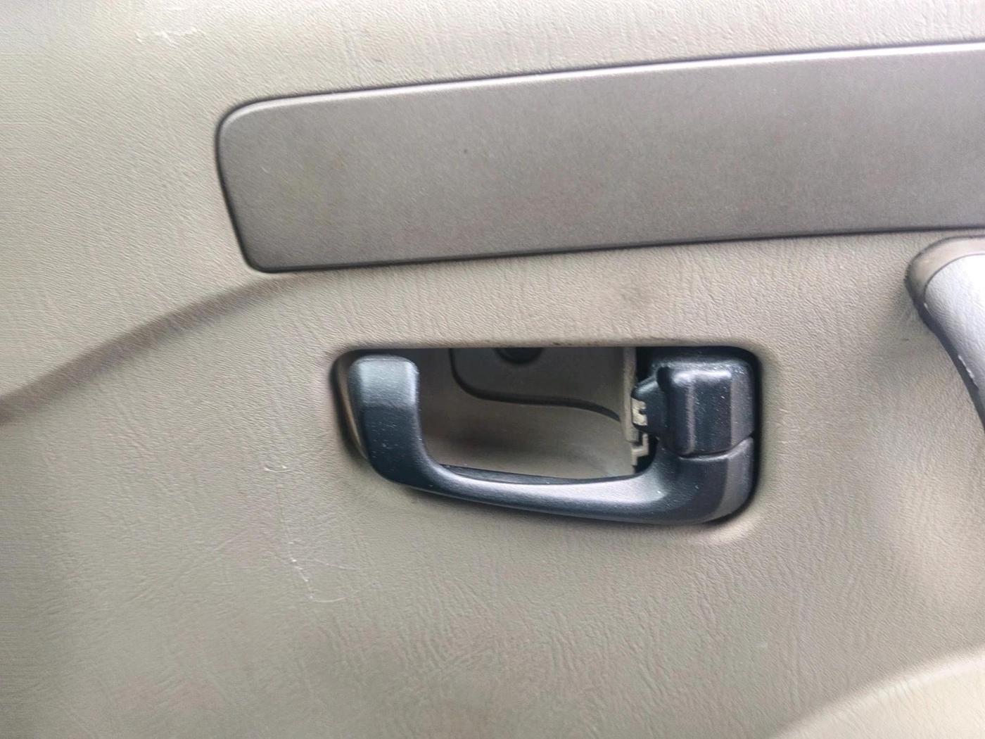 2011 Mahindra Scorpio VLX 2WD, Diesel, Manual, 2,95,047 km, interior