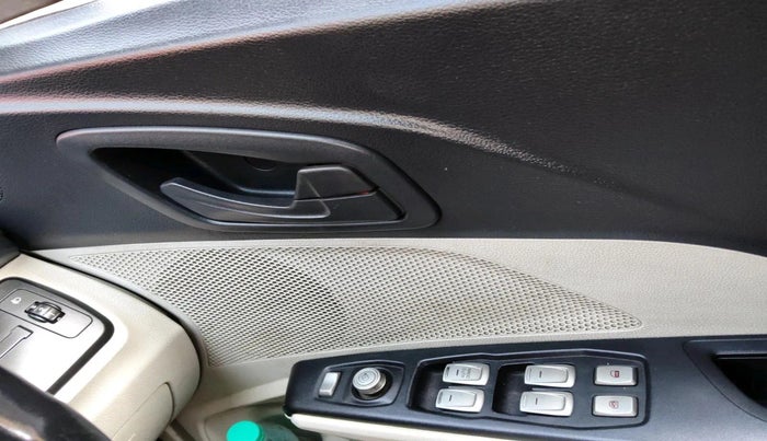 2019 Mahindra XUV300 W6 1.5 DIESEL, Diesel, Manual, 79,725 km, interior