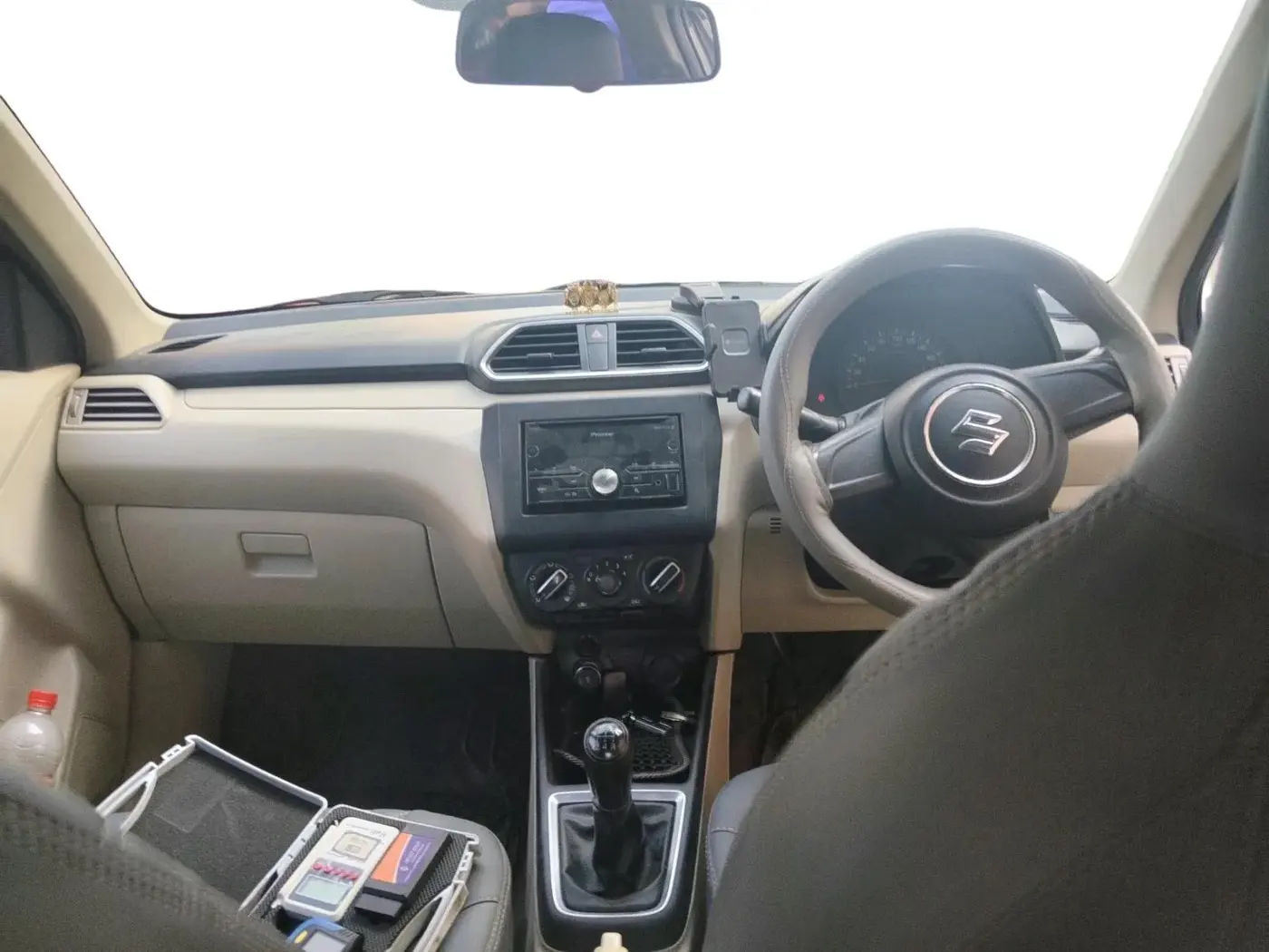 2022 Maruti Dzire LXI, Petrol, Manual, 97,399 km, interior