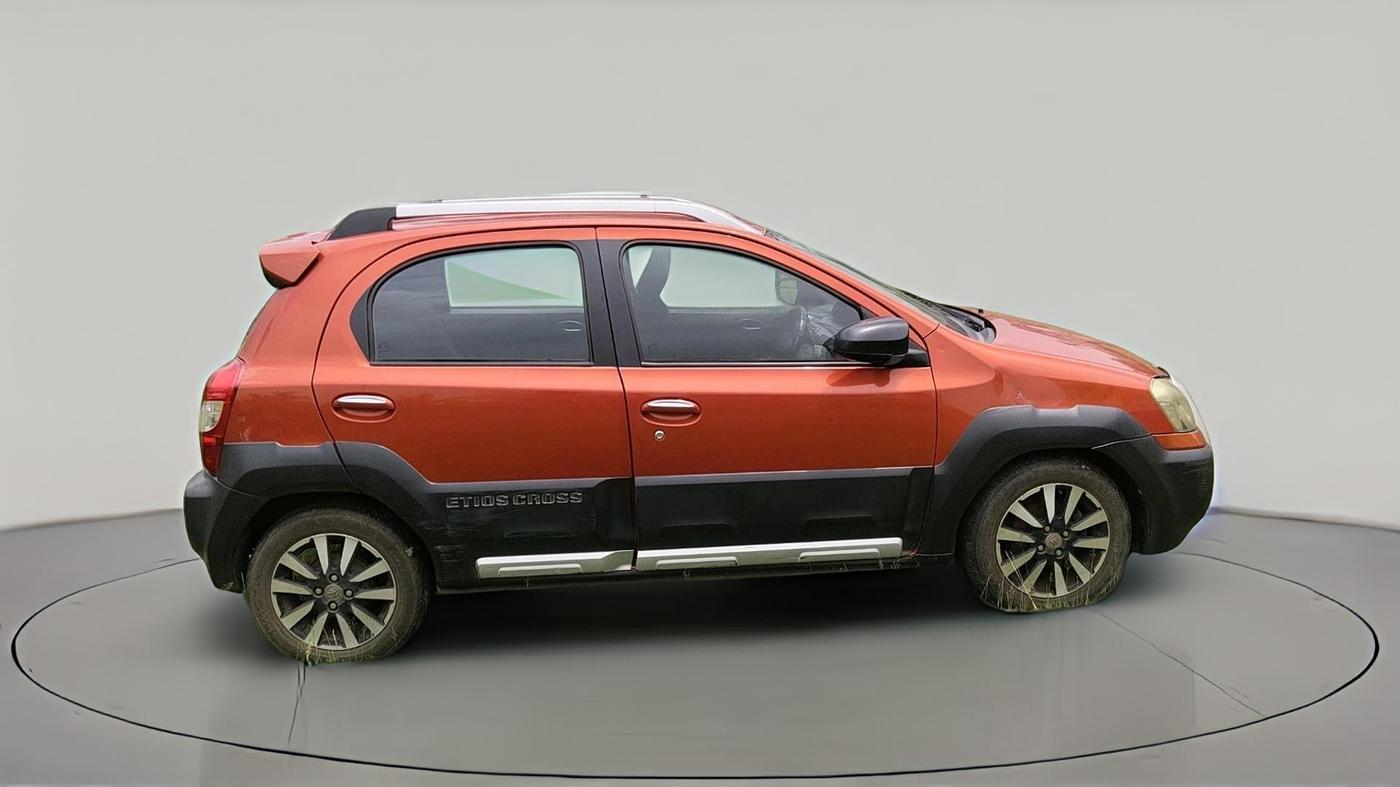 2014 Toyota Etios CROSS 1.4 VD, Diesel, Manual, 1,10,000 km, exterior