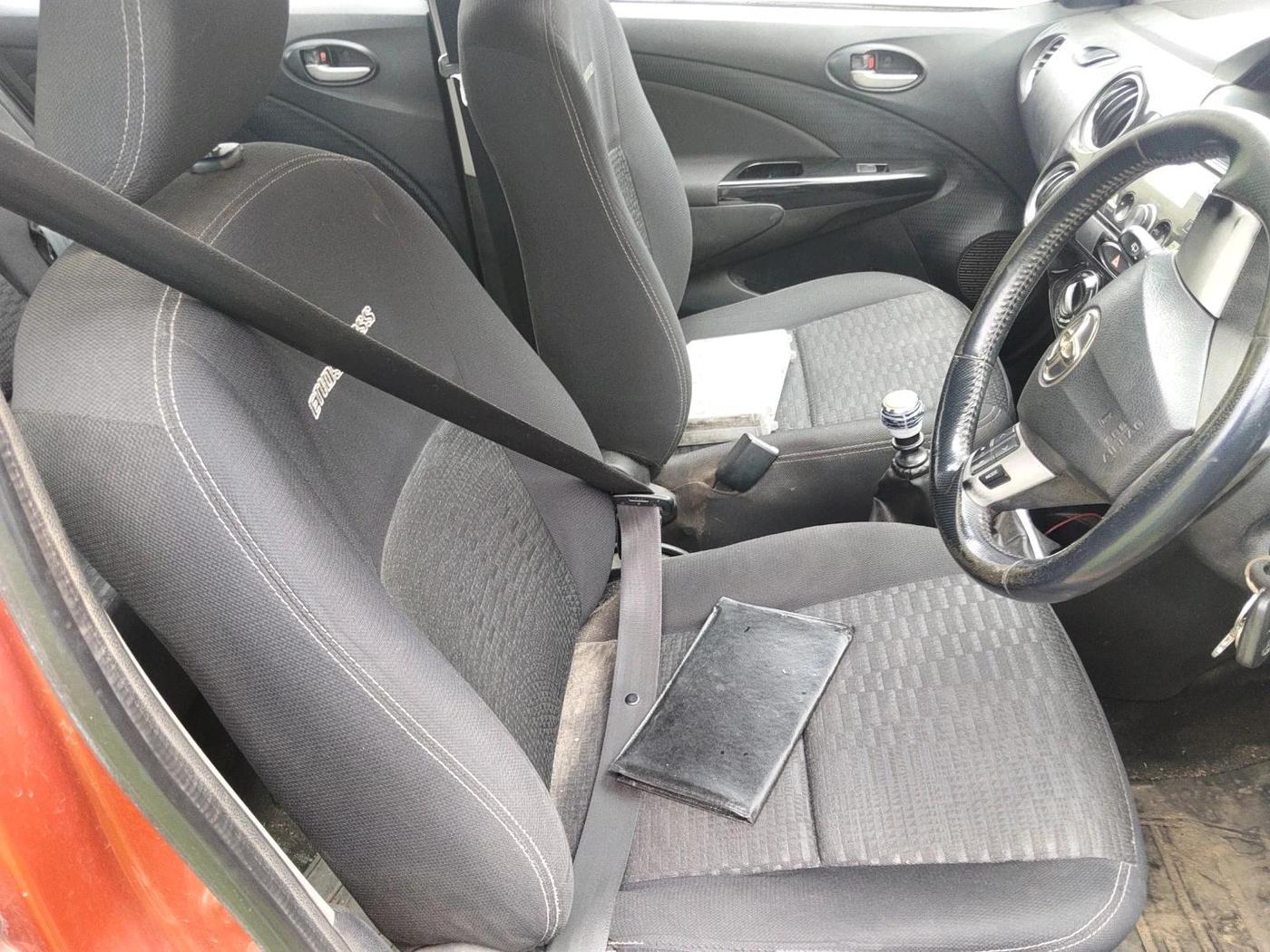 2014 Toyota Etios CROSS 1.4 VD, Diesel, Manual, 1,10,000 km, interior