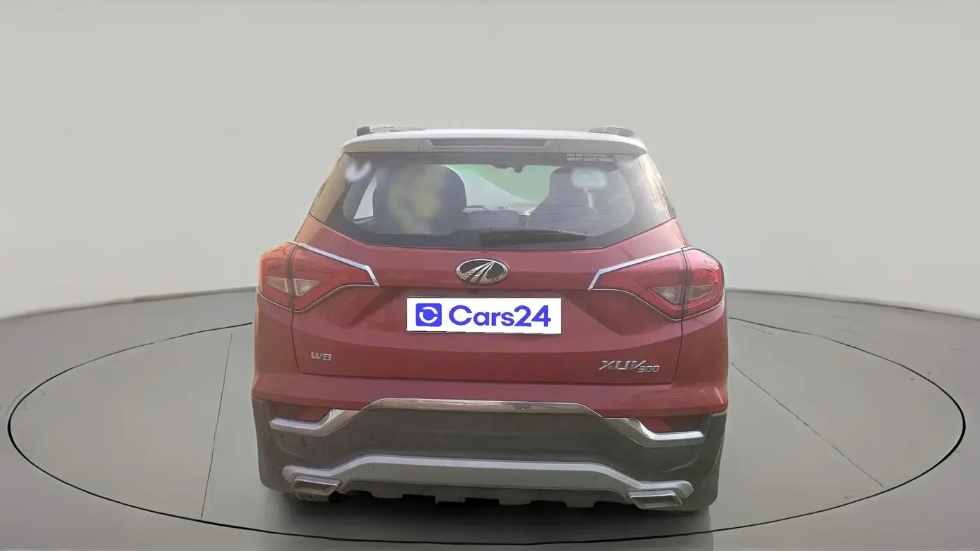 2022 Mahindra XUV300 W8(O) 1.5 DIESEL DUAL TONE, Diesel, Manual, 99,982 km, exterior