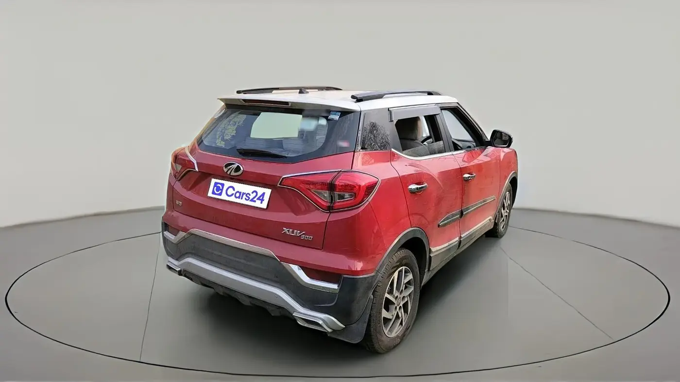 2022 Mahindra XUV300 W8(O) 1.5 DIESEL DUAL TONE, Diesel, Manual, 99,982 km, exterior