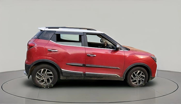 2022 Mahindra XUV300 W8(O) 1.5 DIESEL DUAL TONE, Diesel, Manual, 99,982 km, exterior