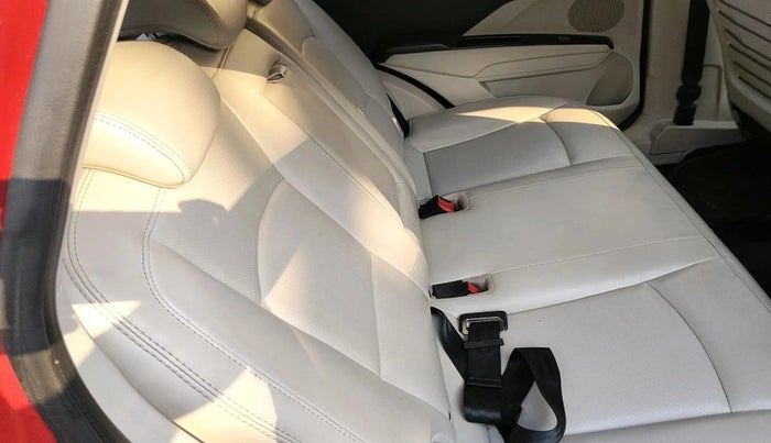 2022 Mahindra XUV300 W8(O) 1.5 DIESEL DUAL TONE, Diesel, Manual, 99,982 km, interior